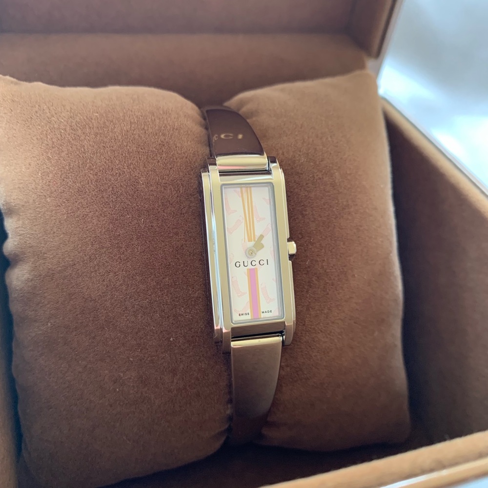 Gucci Women’s 109 Series Bangle Watch